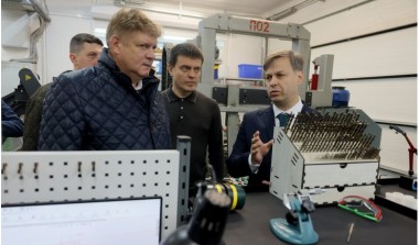 ВЫ  ЧТО-НИБУДЬ ЗНАЕТЕ О МЕТАПОВЕРХНОСТЯХ?..